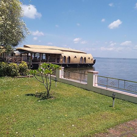 Aqua Castle Houseboat - By Aqua Jumbo Houseboats 호텔 Alappuzha 외부 사진