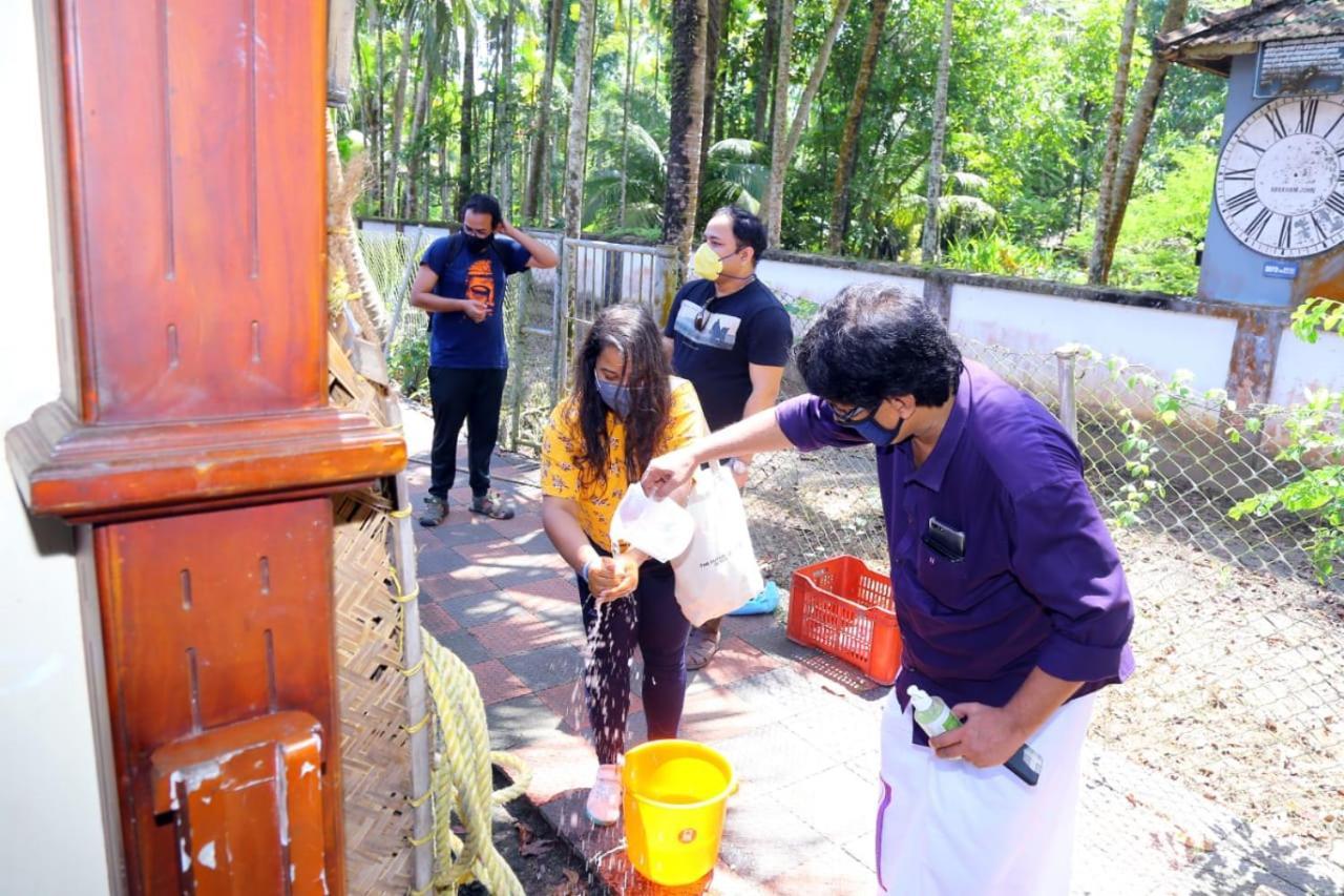 Aqua Castle Houseboat - By Aqua Jumbo Houseboats 호텔 Alappuzha 외부 사진