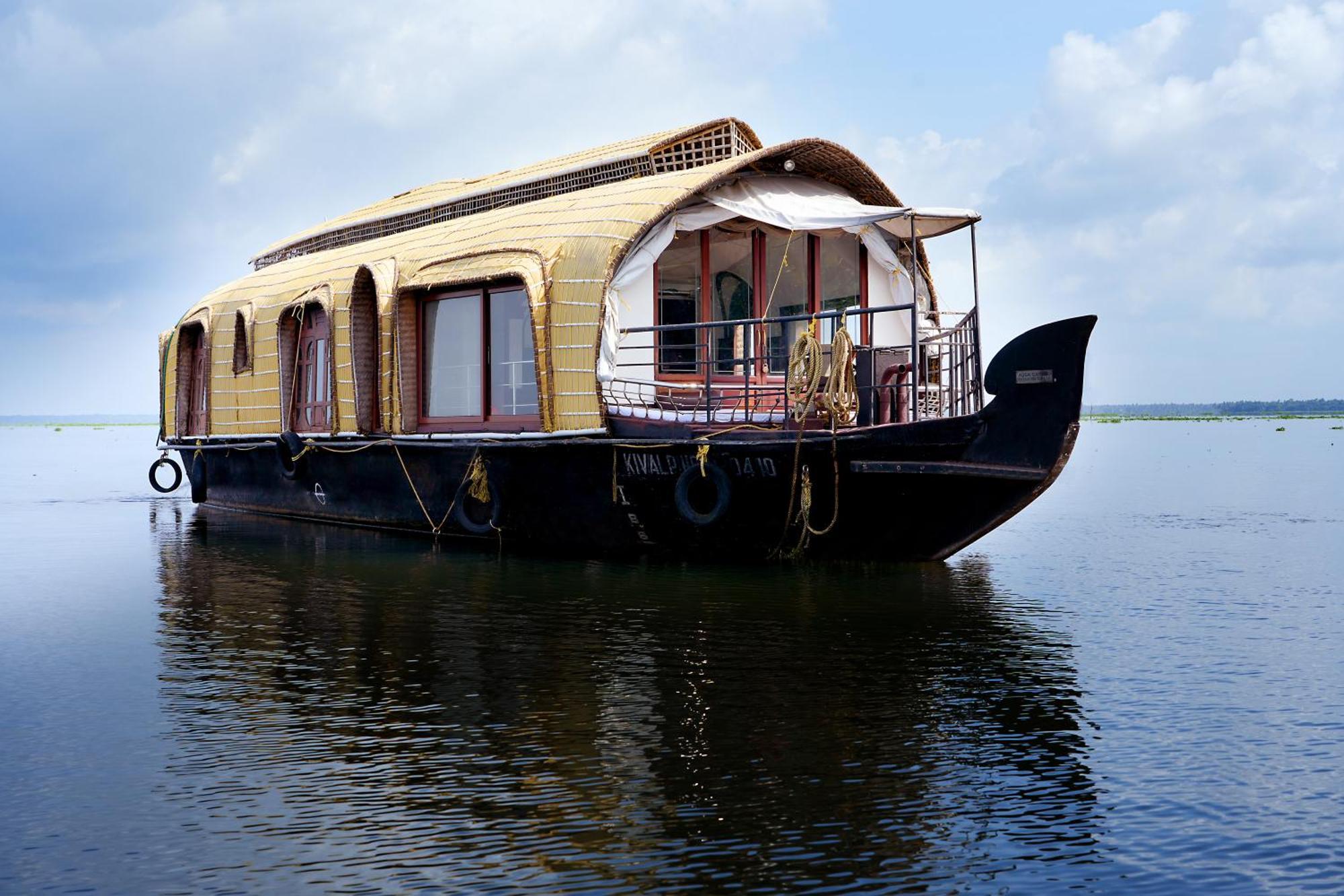 Aqua Castle Houseboat - By Aqua Jumbo Houseboats 호텔 Alappuzha 외부 사진